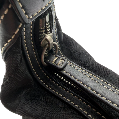 https://cdn.shopify.com/s/files/1/0564/9376/8855/files/Coach_Schultertasche_Hobo_Half_Moon_Signature_schwarz_13.webp?v=1782311633