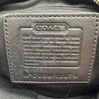 https://cdn.shopify.com/s/files/1/0564/9376/8855/files/Coach_Schultertasche_Hobo_Half_Moon_Signature_schwarz_15.webp?v=1782311634