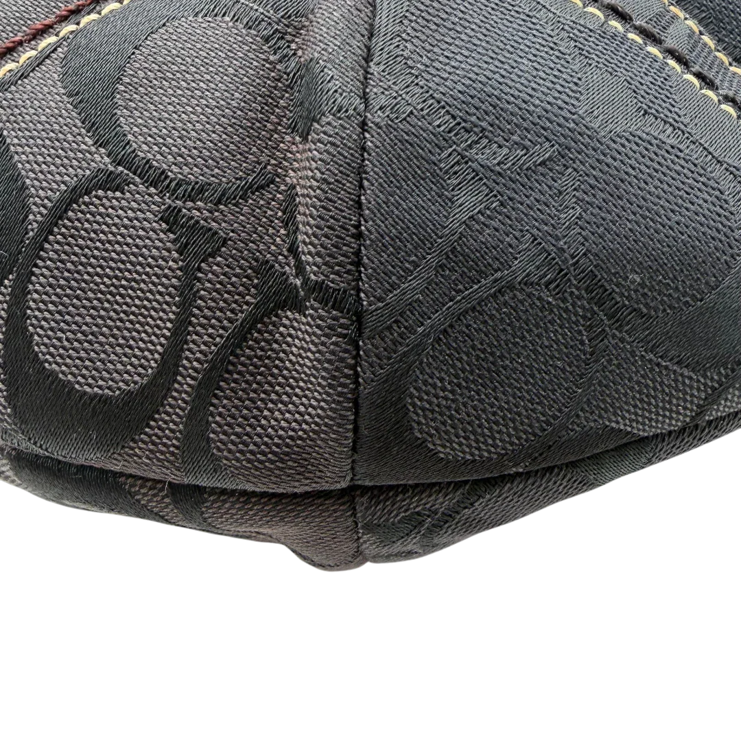 https://cdn.shopify.com/s/files/1/0564/9376/8855/files/Coach_Schultertasche_Hobo_Half_Moon_Signature_schwarz_8.webp?v=1782311633