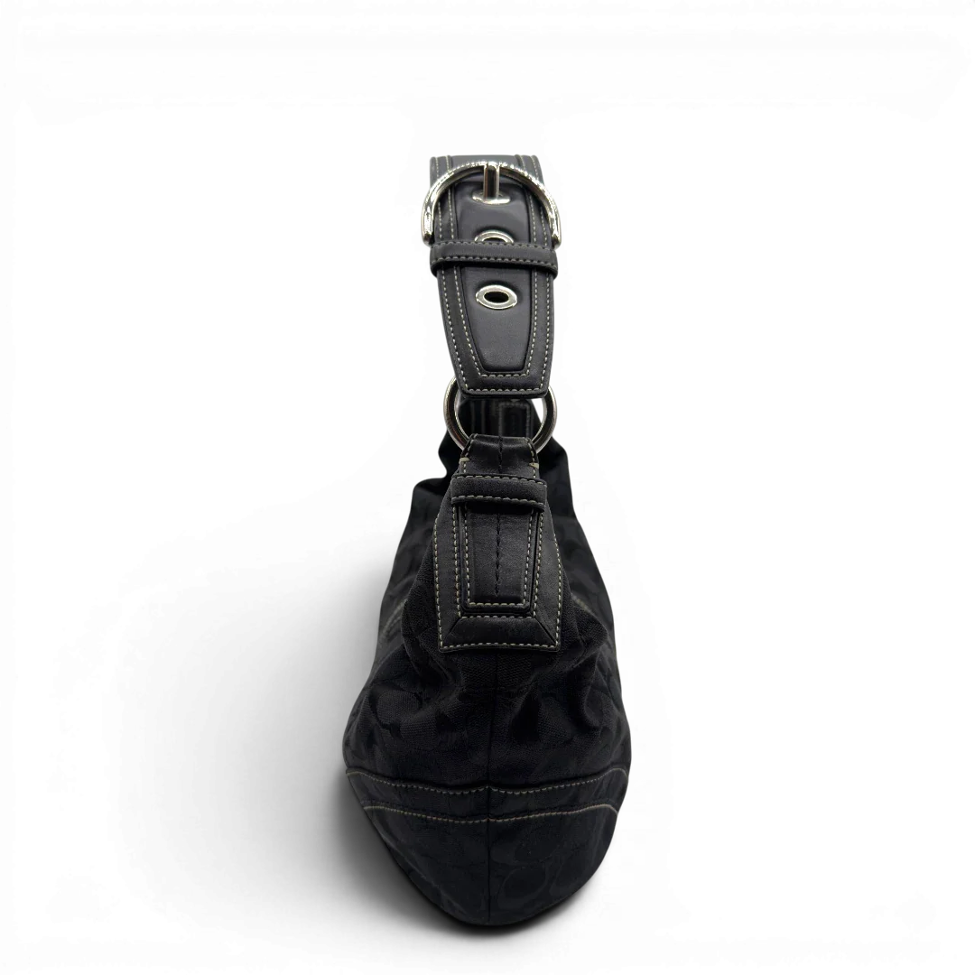 https://cdn.shopify.com/s/files/1/0564/9376/8855/files/Coach_Schultertasche_Hobo_Half_Moon_Signature_schwarz_vintage7354.webp?v=1778671515