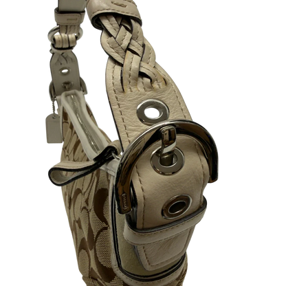 https://cdn.shopify.com/s/files/1/0564/9376/8855/files/Coach_Schultertasche_Hobo_Signature_beige_13_6e043cc0-b0f6-431f-b86a-72020b31bf8c.webp?v=1782904467