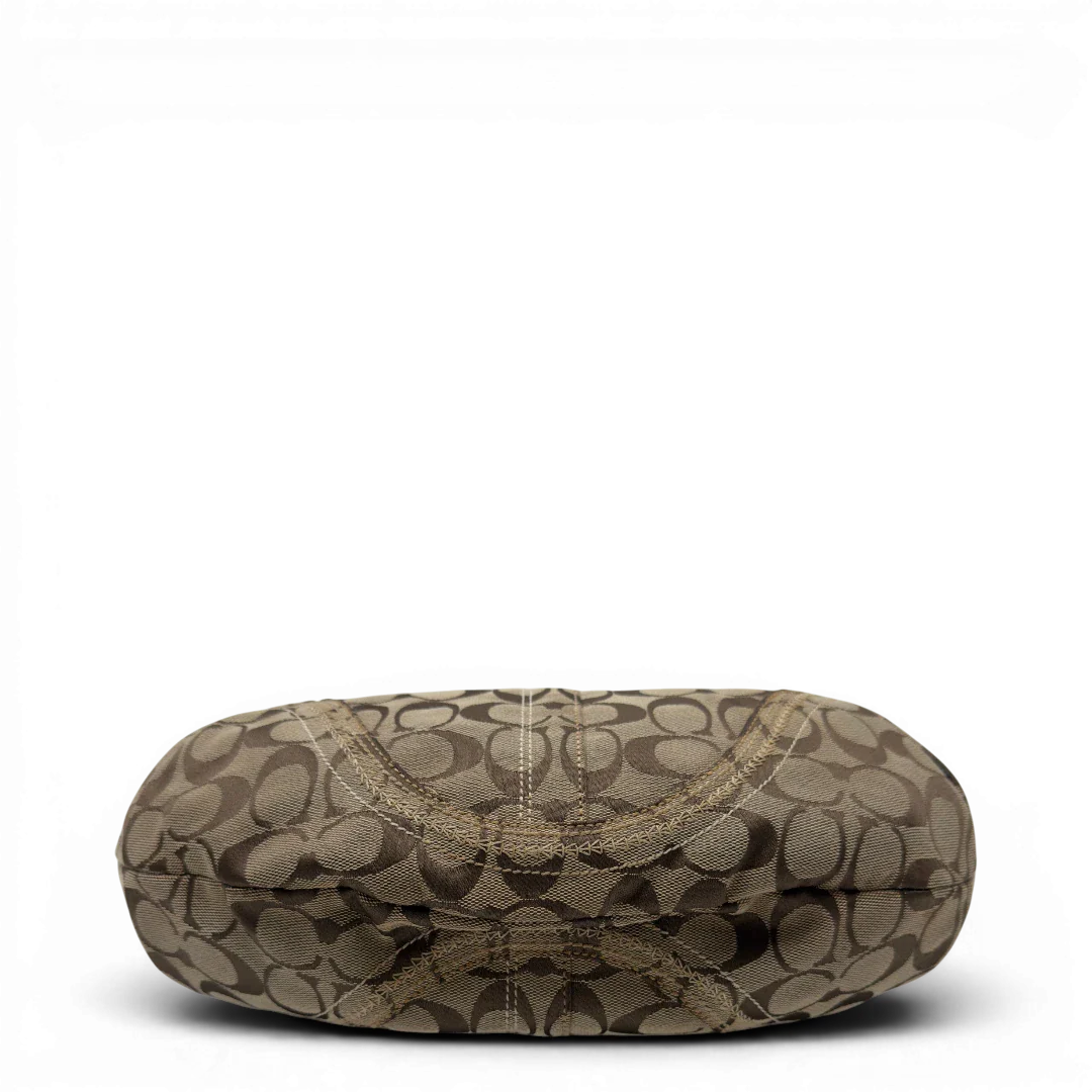 https://cdn.shopify.com/s/files/1/0564/9376/8855/files/Coach_Schultertasche_Hobo_Signature_beige_5.webp?v=1782896788