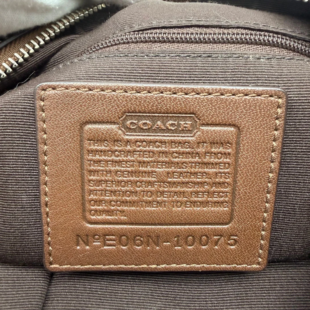 https://cdn.shopify.com/s/files/1/0564/9376/8855/files/Coach_Schultertasche_Hobo_Signature_beige___braun_vintage7900.webp?v=1780490025