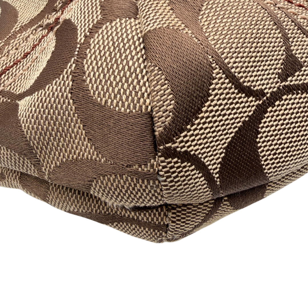 https://cdn.shopify.com/s/files/1/0564/9376/8855/files/Coach_Schultertasche_Hobo_Signature_beige_vintage5193.png?v=1776767886