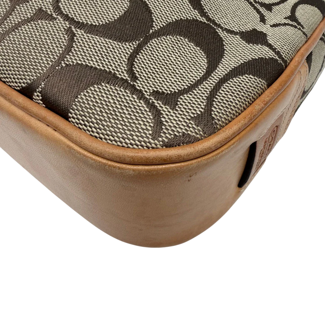 https://cdn.shopify.com/s/files/1/0564/9376/8855/files/Coach_Schultertasche_Jackie_Signature_beige_vintage7914.webp?v=1780489714