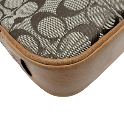 https://cdn.shopify.com/s/files/1/0564/9376/8855/files/Coach_Schultertasche_Jackie_Signature_beige_vintage7917.webp?v=1780489714