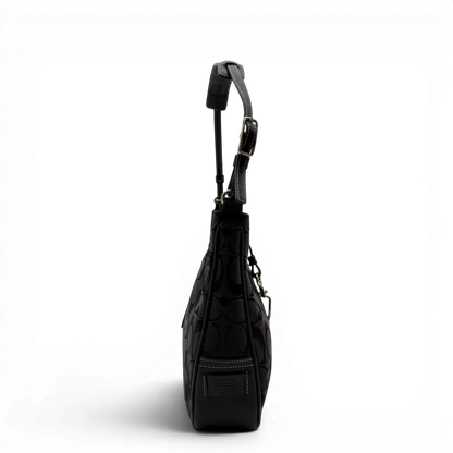 https://cdn.shopify.com/s/files/1/0564/9376/8855/files/Coach_Schultertasche_Jackie_Signature_schwarz_4.webp?v=1782310598