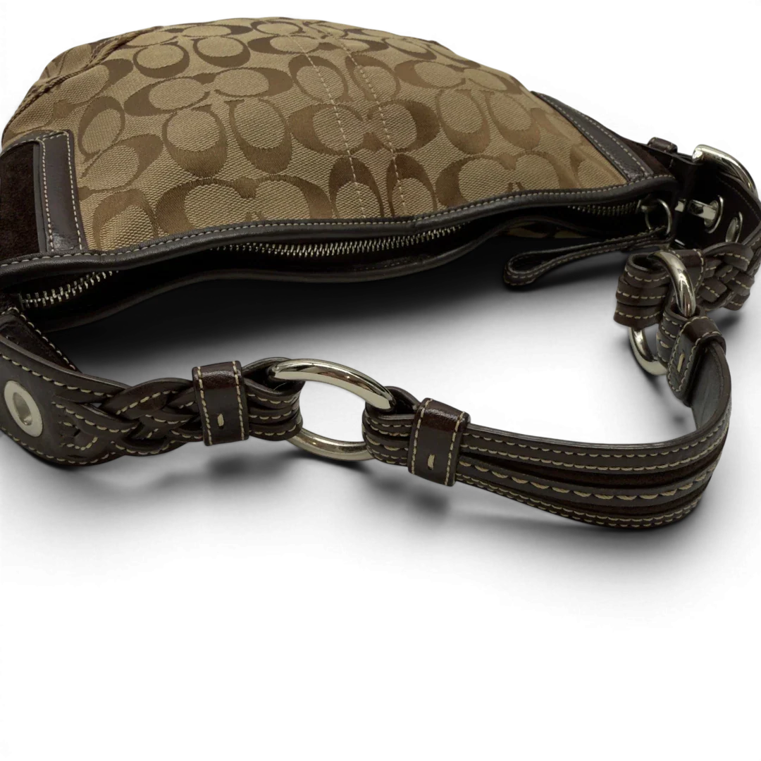 https://cdn.shopify.com/s/files/1/0564/9376/8855/files/Coach_Schultertasche_Signature_beige_10_a90870b2-d709-4973-9e59-4edc5ab689c4.webp?v=1782903795
