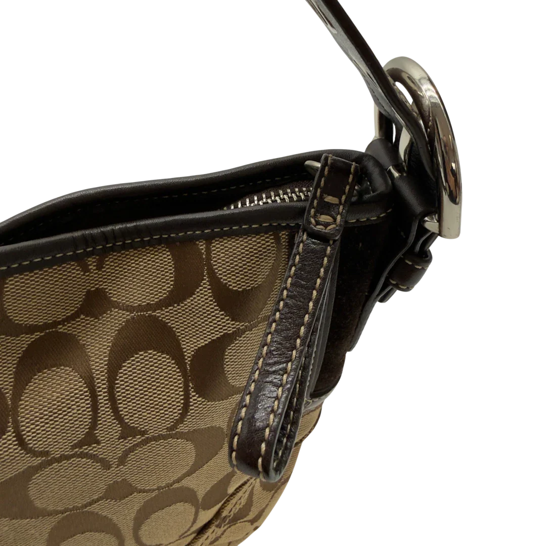 https://cdn.shopify.com/s/files/1/0564/9376/8855/files/Coach_Schultertasche_Signature_beige_12_80862383-2841-462e-9609-b1641b62b7d5.webp?v=1782903795