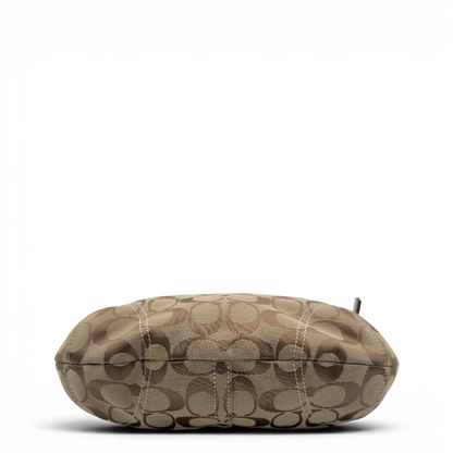 https://cdn.shopify.com/s/files/1/0564/9376/8855/files/Coach_Schultertasche_Signature_beige_5.webp?v=1782896646