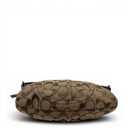 https://cdn.shopify.com/s/files/1/0564/9376/8855/files/Coach_Schultertasche_Signature_beige_5_3d9f4e84-05de-4474-a43e-72edc080c6d6.webp?v=1782903794