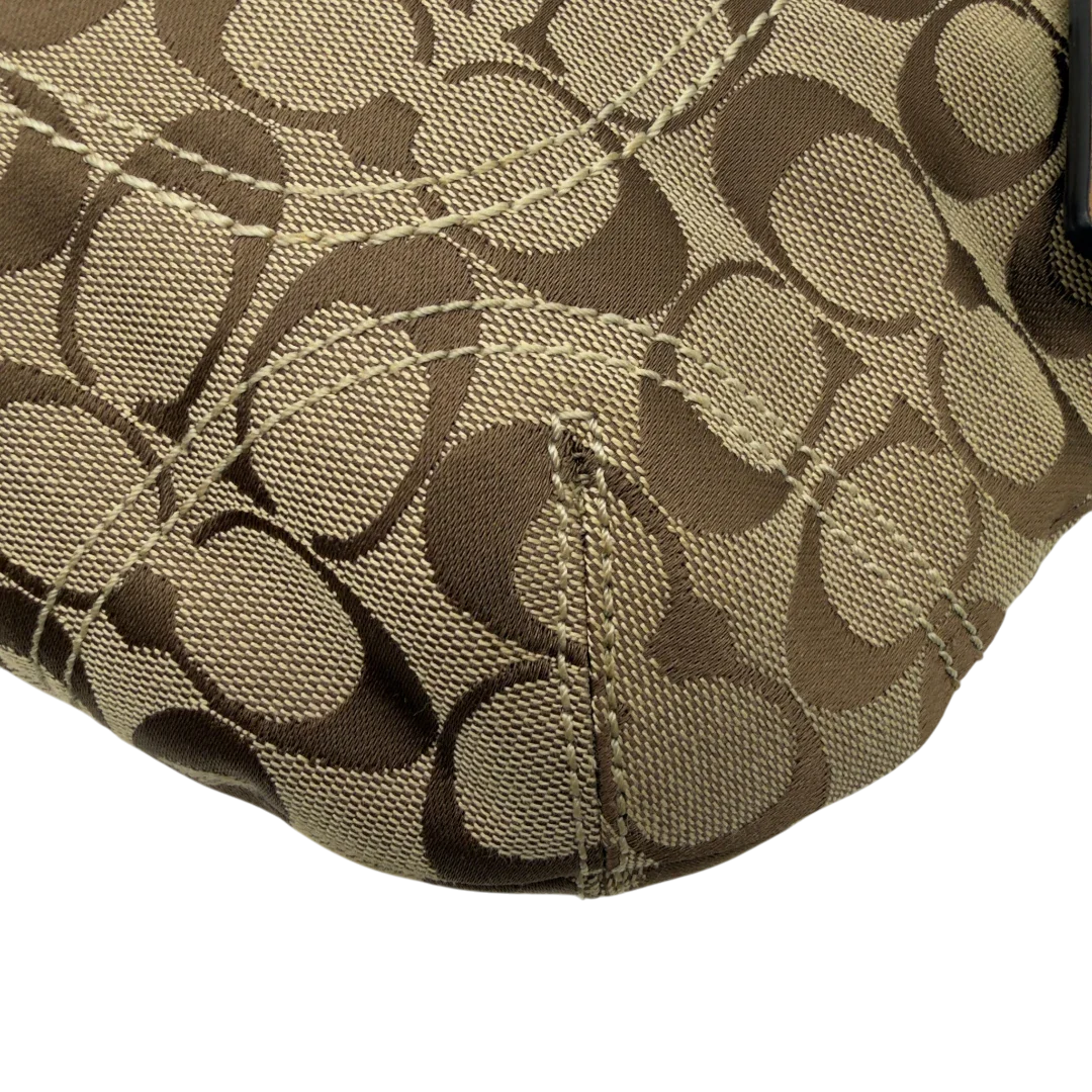 https://cdn.shopify.com/s/files/1/0564/9376/8855/files/Coach_Schultertasche_Signature_beige_6.webp?v=1782896647