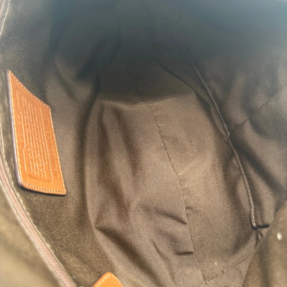 https://cdn.shopify.com/s/files/1/0564/9376/8855/files/Coach_Schultertasche_Signature_large_beige___braun_12.webp?v=1782312708