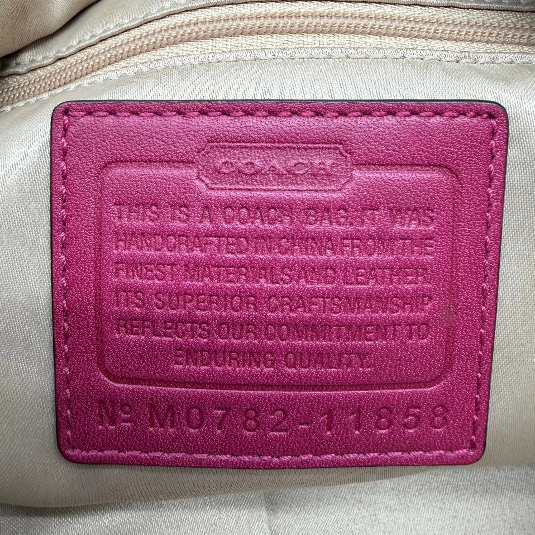 https://cdn.shopify.com/s/files/1/0564/9376/8855/files/Coach_Schultertasche_Signature_large_beige___rosa_vintage7946.webp?v=1780489639