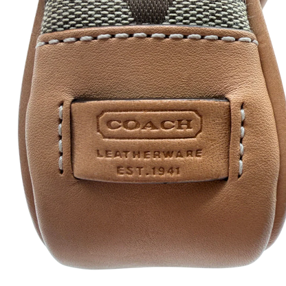 https://cdn.shopify.com/s/files/1/0564/9376/8855/files/Coach_Schultertasche_Soho_Signature_Square_bag_beige_13.webp?v=1782312487