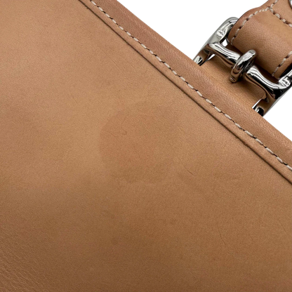 https://cdn.shopify.com/s/files/1/0564/9376/8855/files/Coach_Schultertasche_Soho_Signature_Square_bag_beige_18.webp?v=1782312487