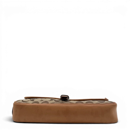 https://cdn.shopify.com/s/files/1/0564/9376/8855/files/Coach_Schultertasche_Soho_Signature_Square_bag_beige_5.webp?v=1782312486