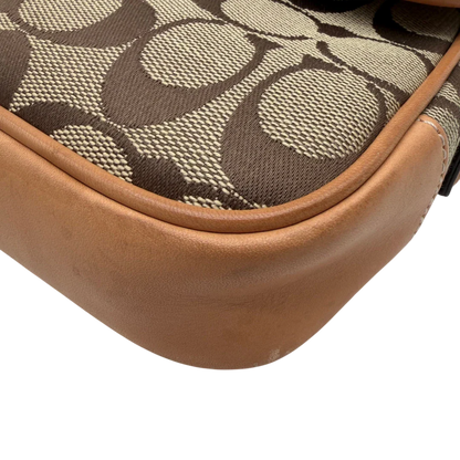 https://cdn.shopify.com/s/files/1/0564/9376/8855/files/Coach_Schultertasche_Soho_Signature_Square_bag_beige_6.webp?v=1782312487
