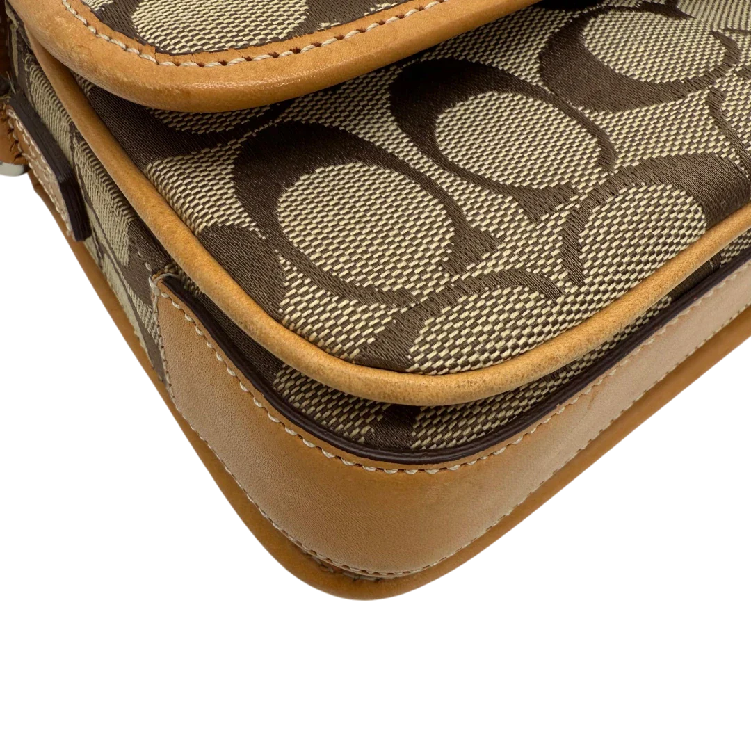 https://cdn.shopify.com/s/files/1/0564/9376/8855/files/Coach_Schultertasche_Soho_Signature_Square_bag_beige_vintage5022.webp?v=1776769444
