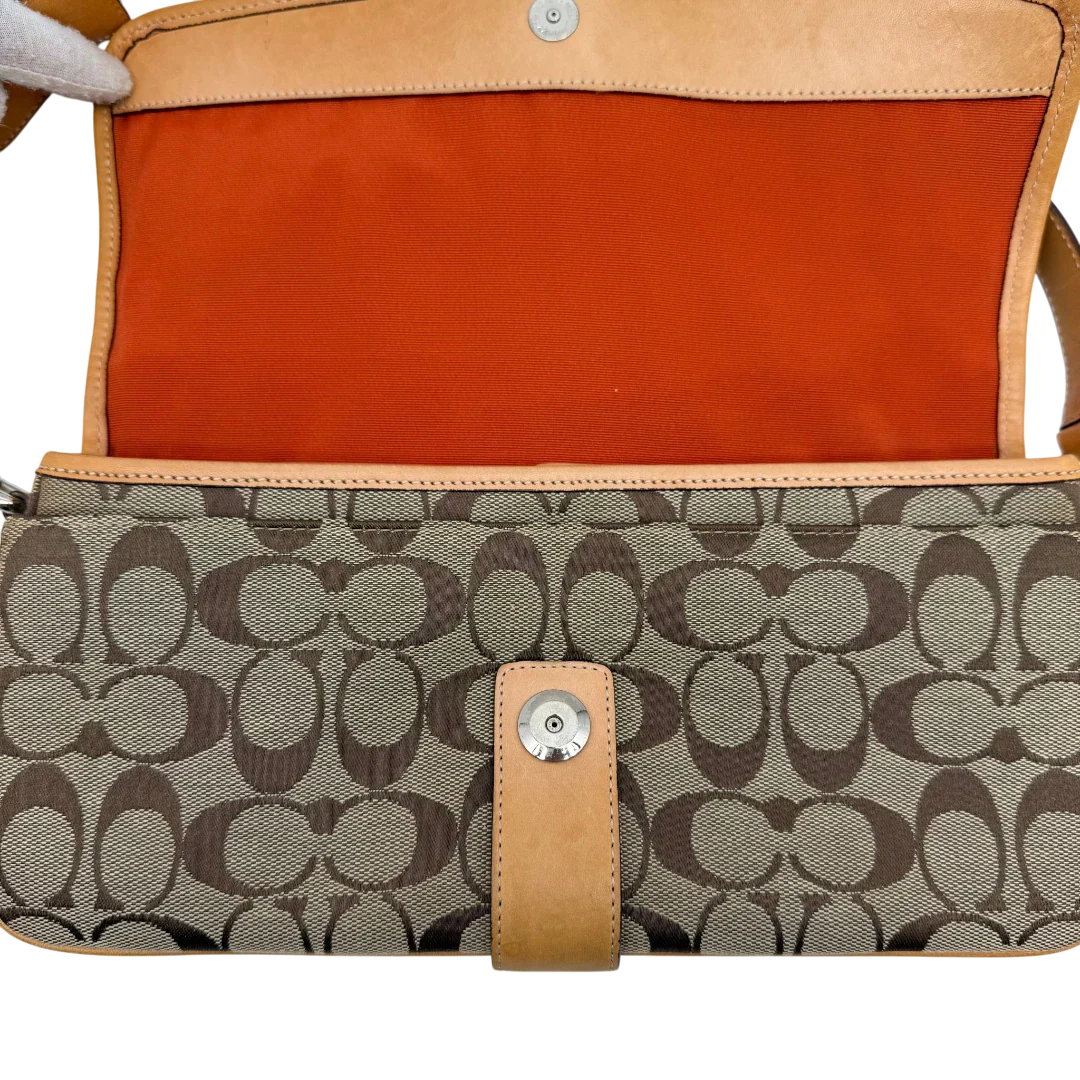 https://cdn.shopify.com/s/files/1/0564/9376/8855/files/Coach_Schultertasche_Soho_Signature_Square_bag_beige_vintage5029.webp?v=1776769444