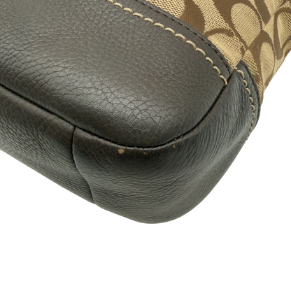 https://cdn.shopify.com/s/files/1/0564/9376/8855/files/Coach_Schultertasche_small_mit_Umhangegurt_Signature_beige_6.webp?v=1782909928