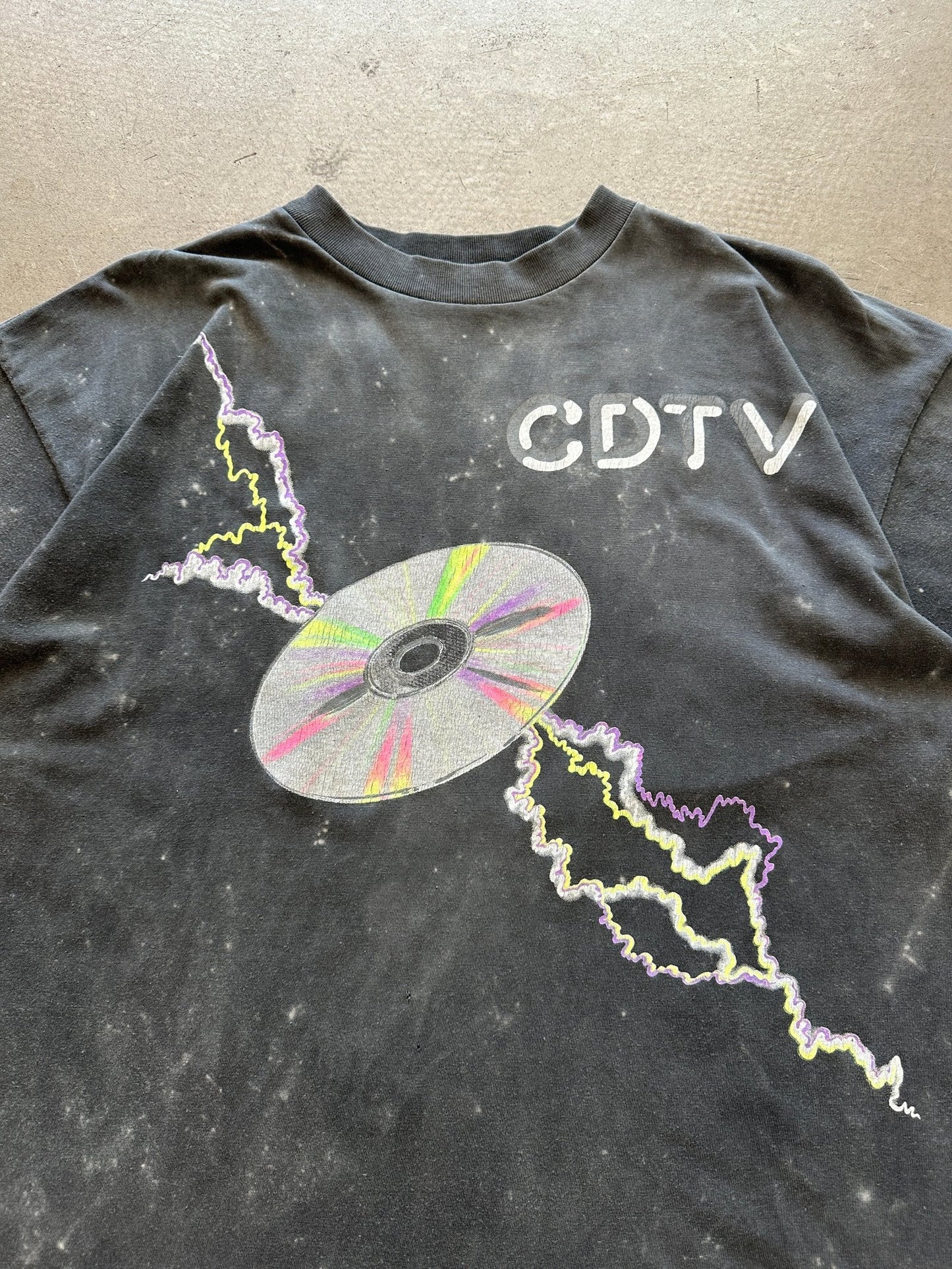 1990’s Commodore CDTV lightning T-Shirt - XL | X-Large, Red