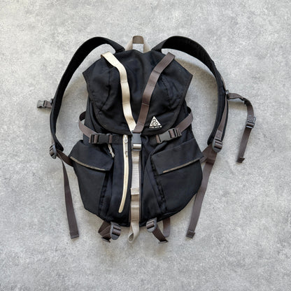 Nike ACG 1990s Steel City 35L backpack (22”x15”)