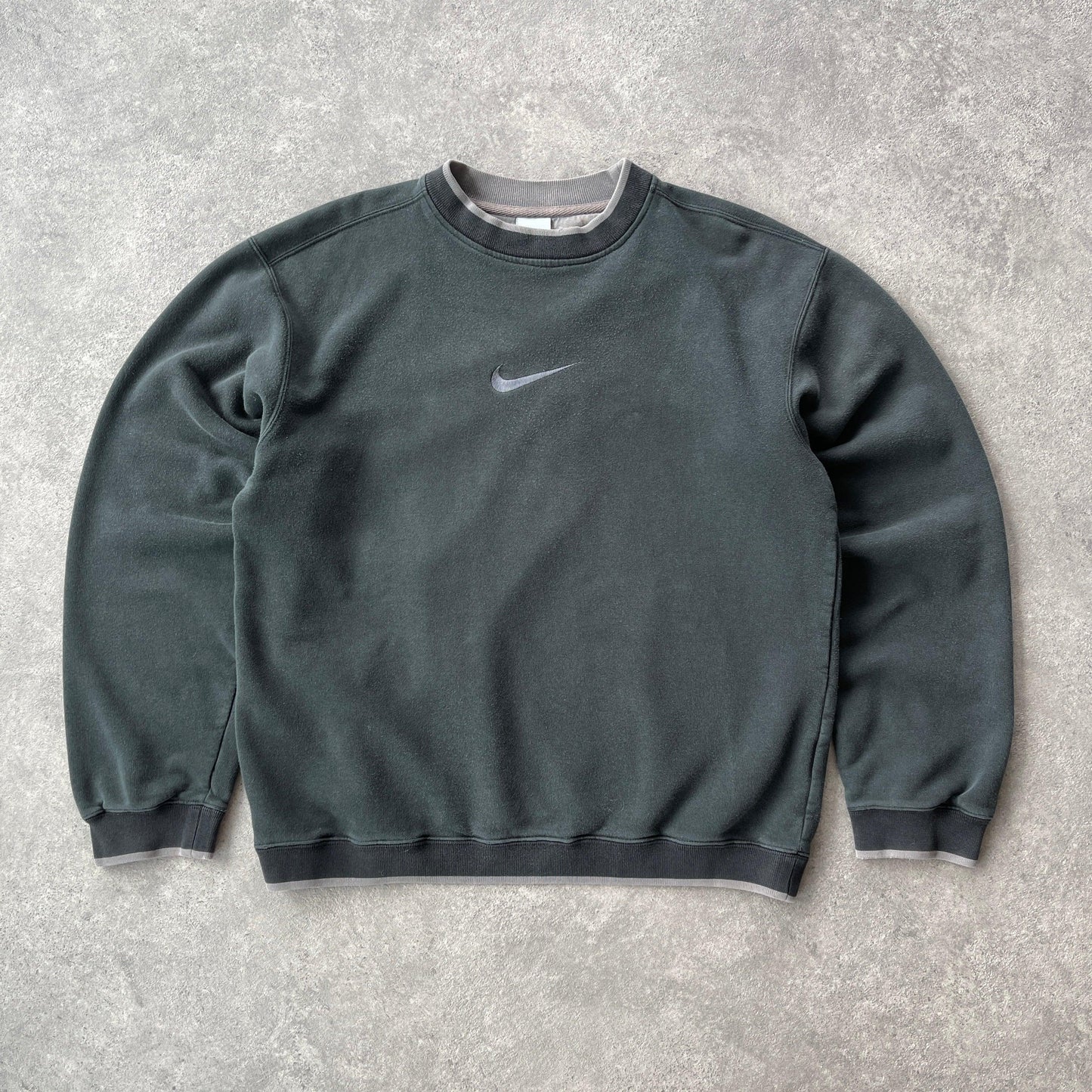 Nike 2000s heavyweight embroidered sweatshirt (L)