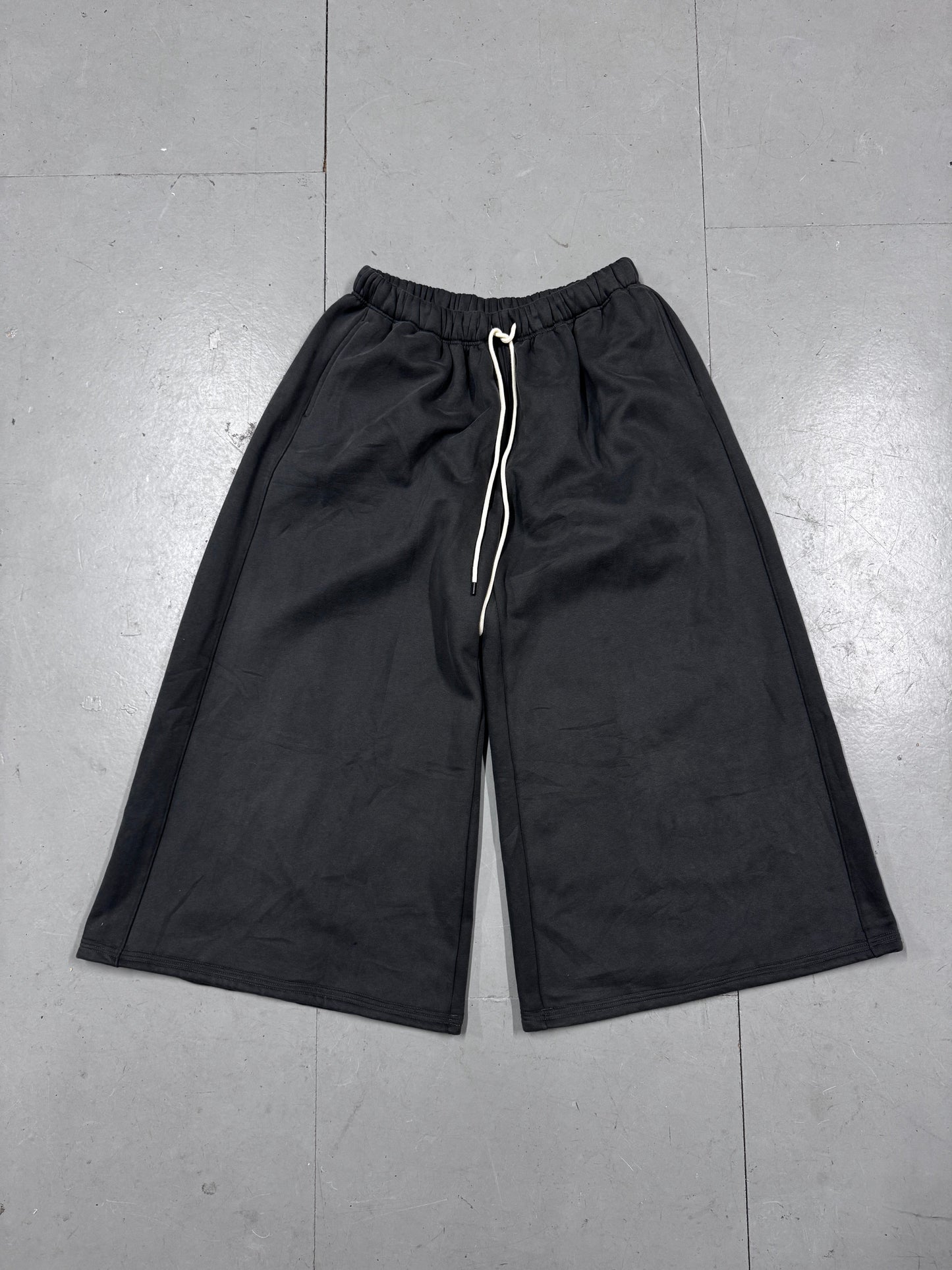 https://cdn.shopify.com/s/files/1/0909/3598/4473/files/D4535322-DADC-43D8-9F3E-A8585A54E8C2.jpg?v=1767182821