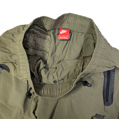 Nike Woven Tech Loose Fit Bottoms In Khaki Green ( M )