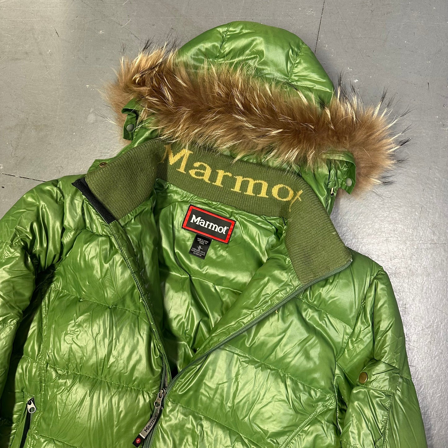 Marmot Puffer Jacket With Fur Hood In Green ( XL )
