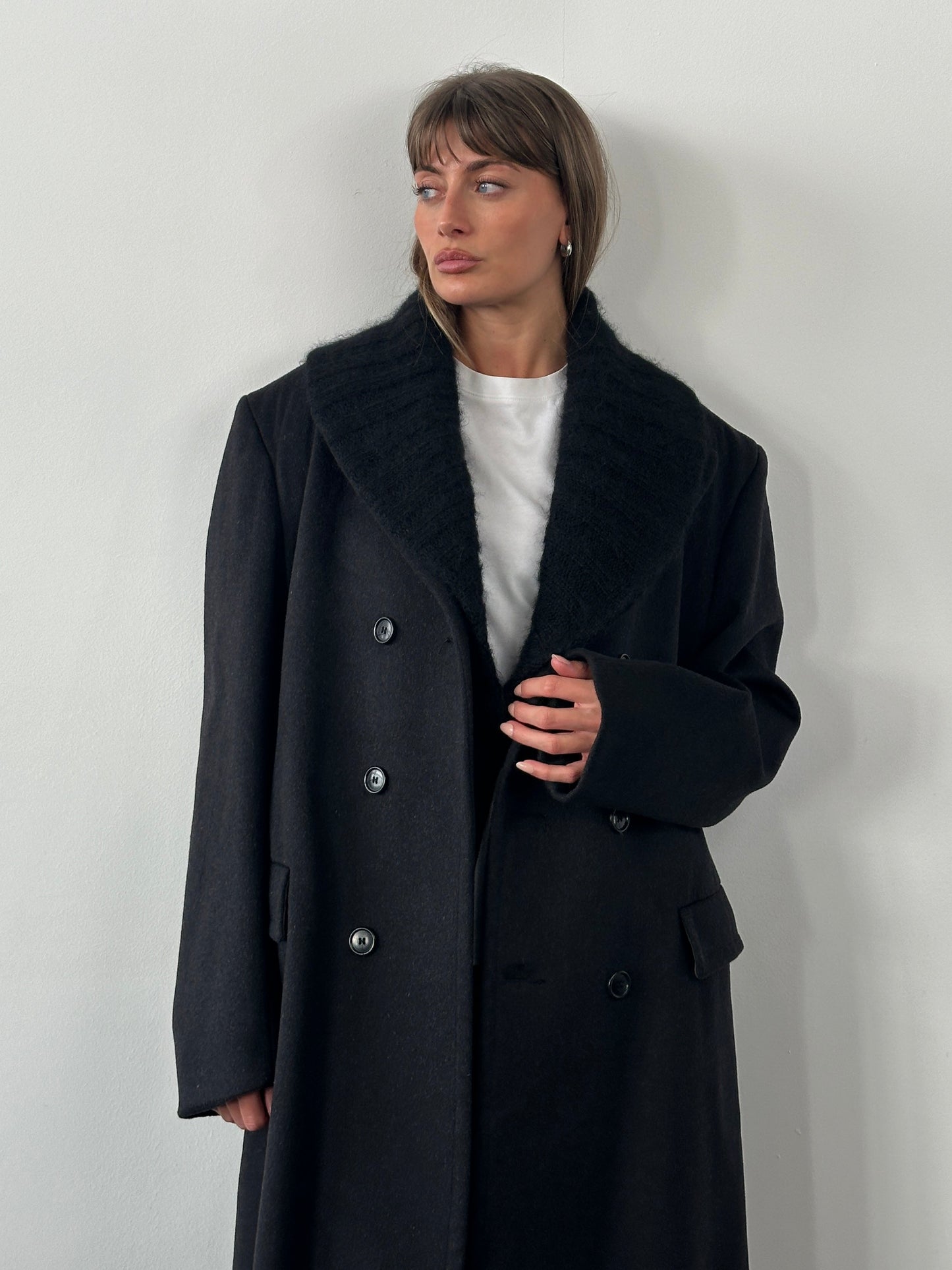 Italian Vintage 1990s Pure Merino Wool Knitted Shawl Scarf