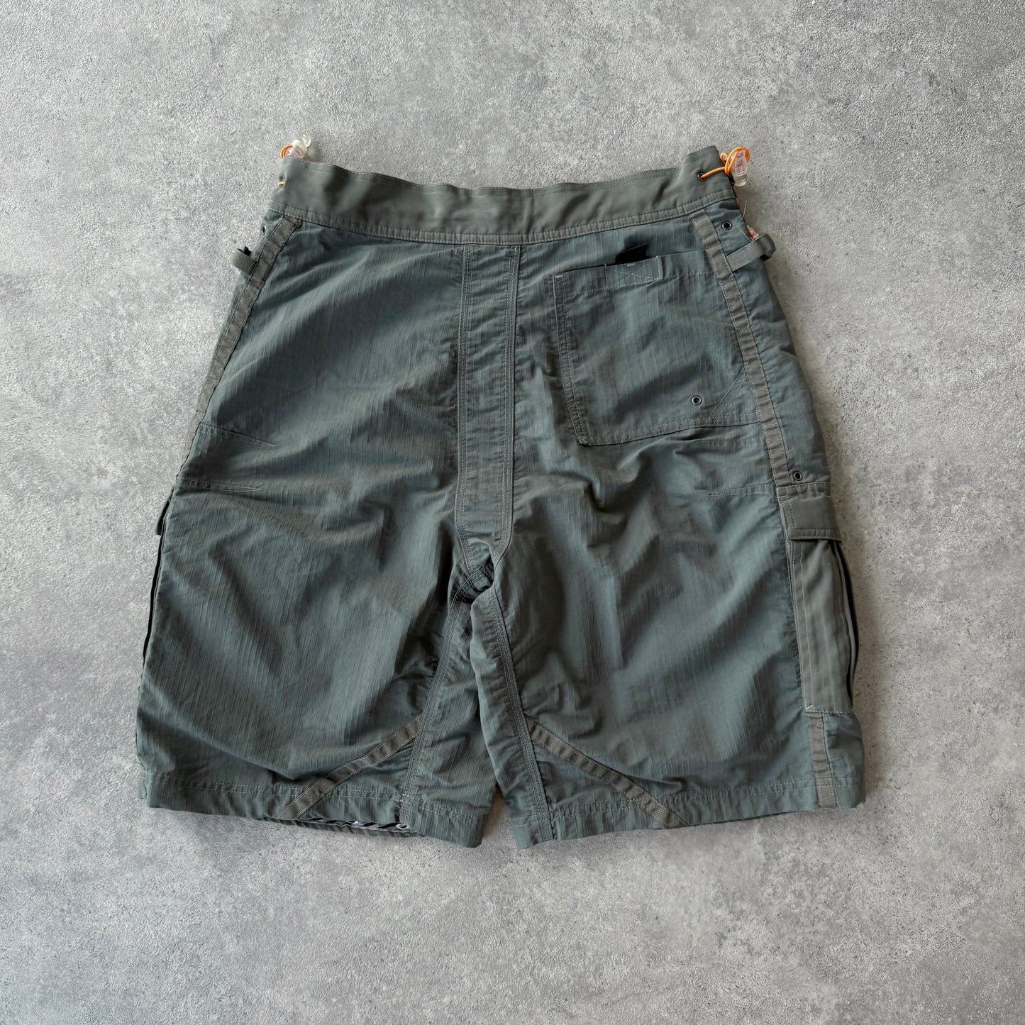 Oakley Software RARE 2000s technical ripstop cargo shorts (M)