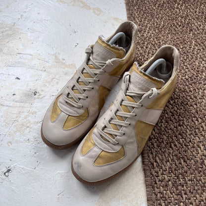 2000s maison martin margiela gats | uk9-eu43, Beige and Gold