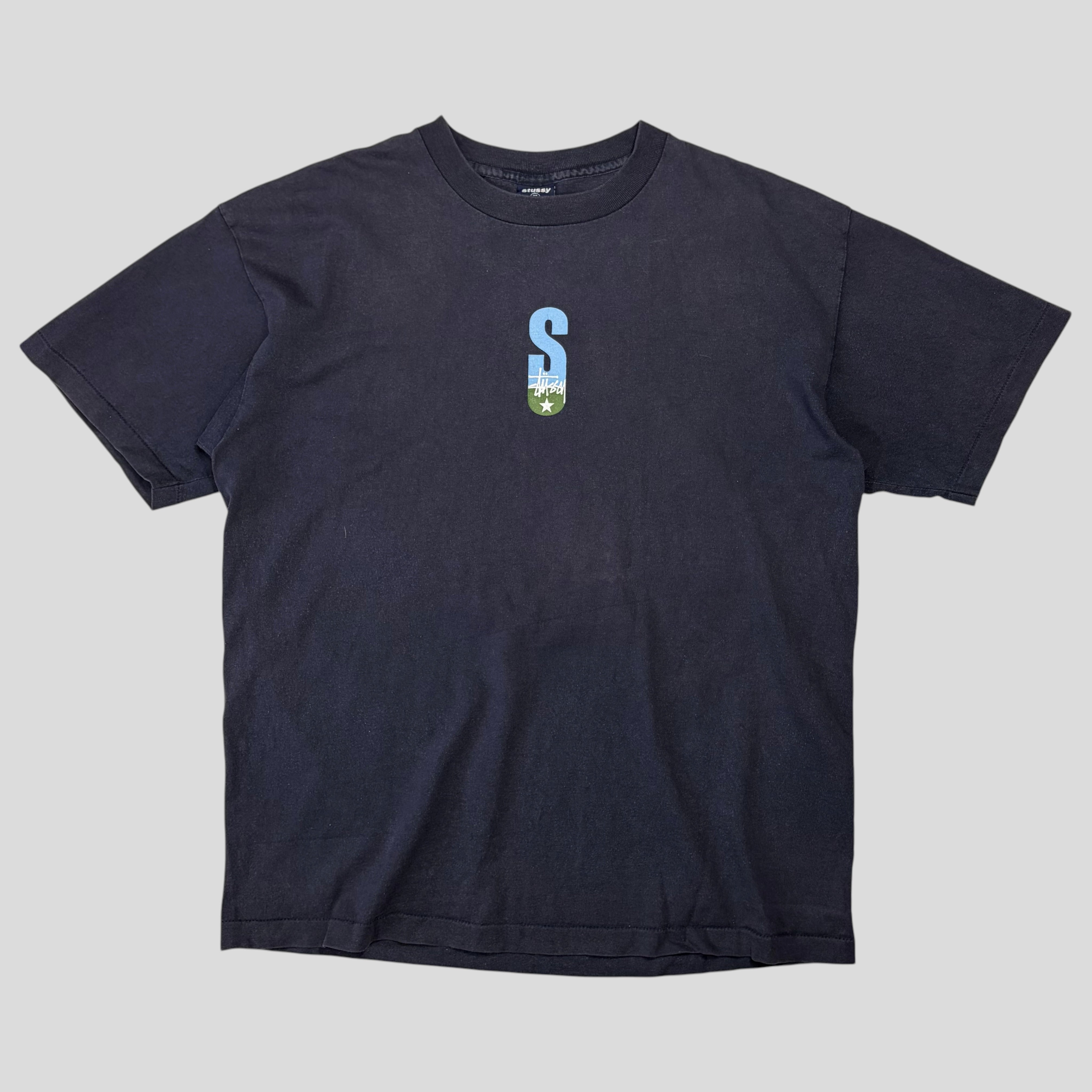 Stüssy – Known Source