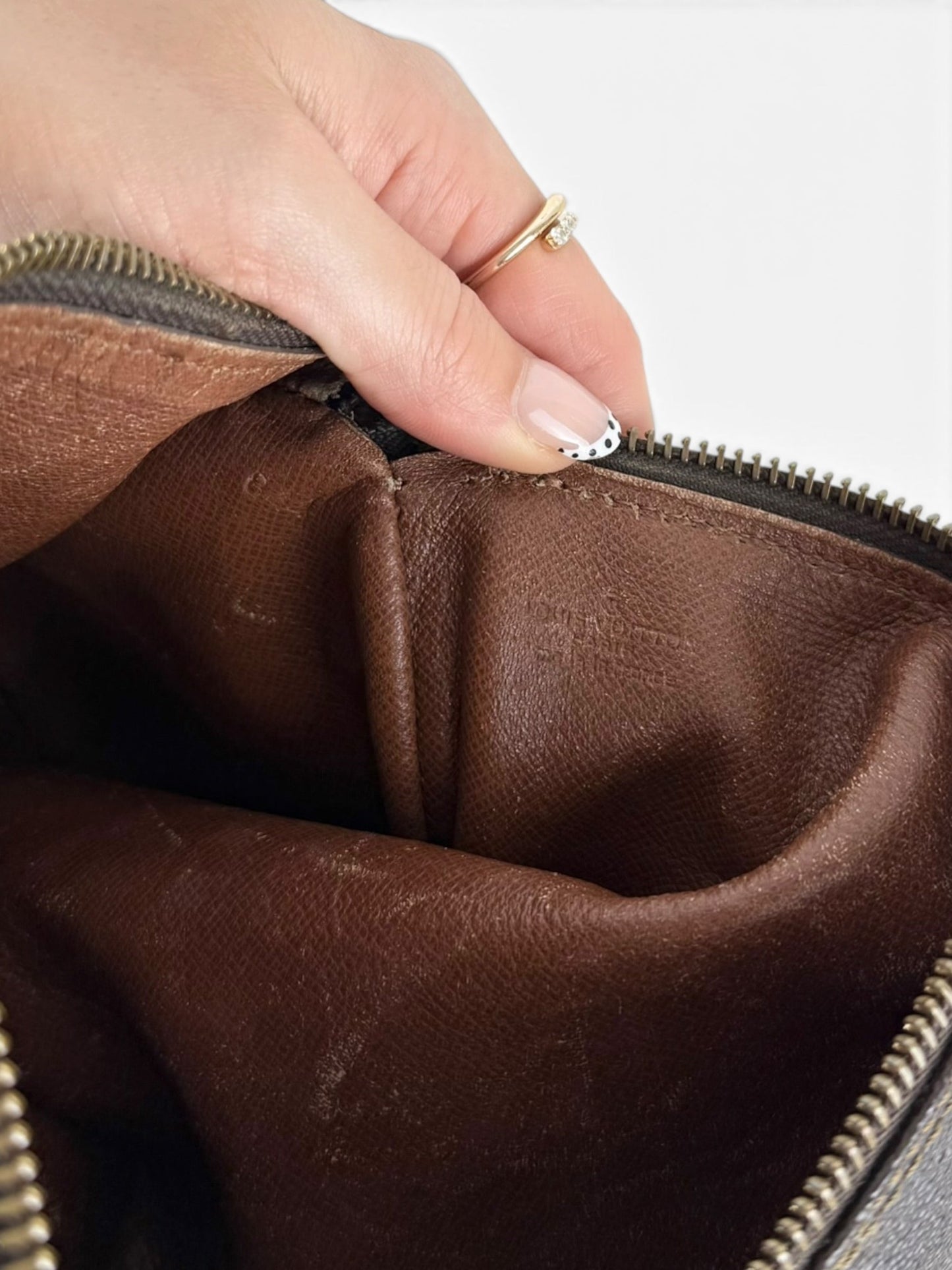 1980s Louis Vuitton Papillon 26 Handbag | O/S, Brown
