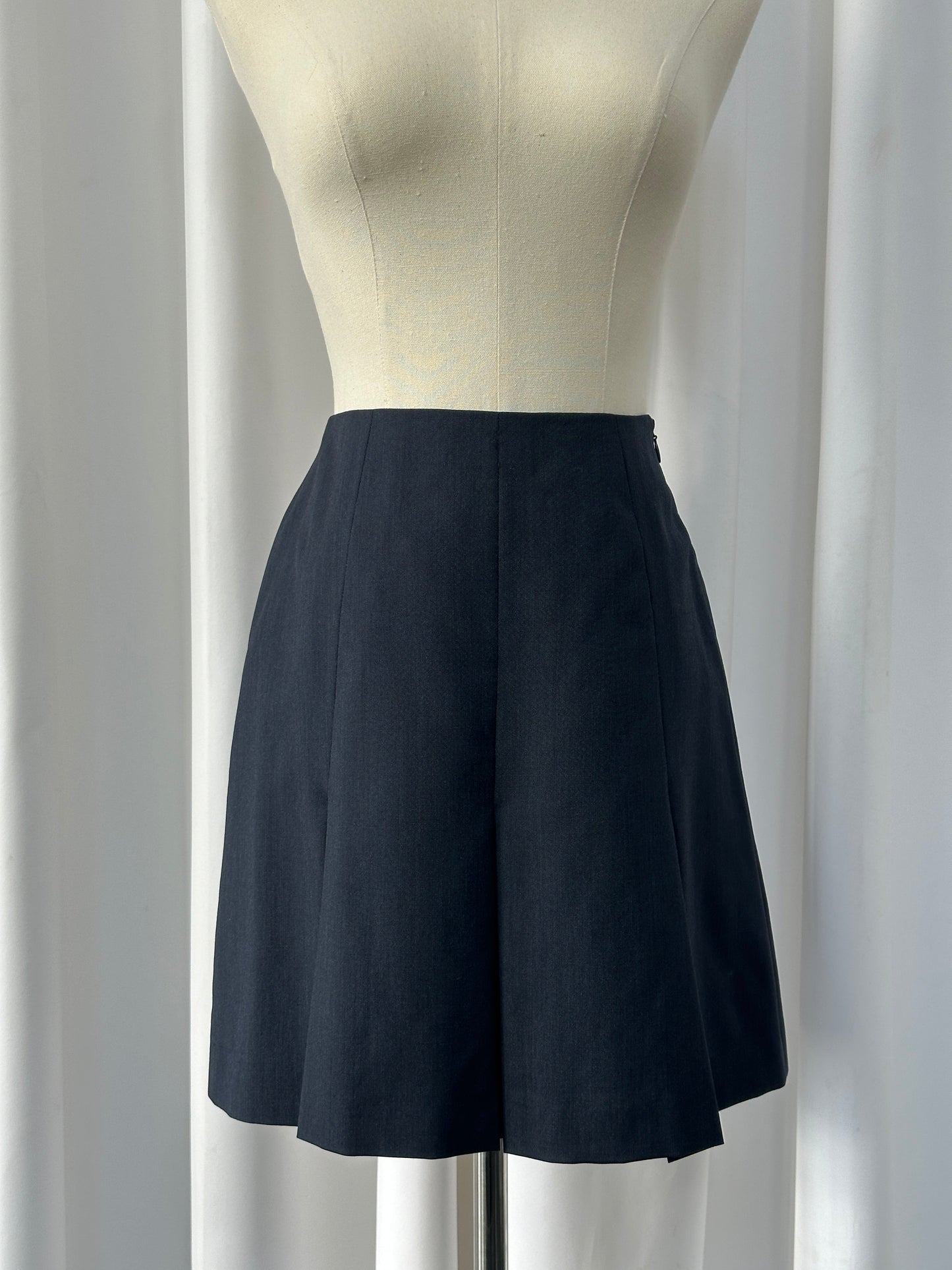 Italian Vintage 1990s Pure Merino Wool Pleated Mini Skirt - W24