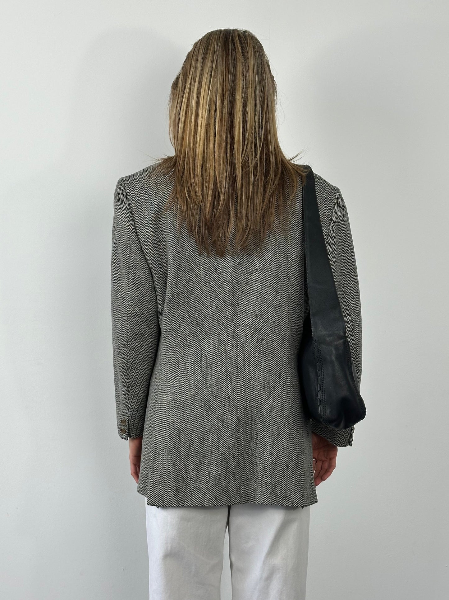 Burberry 1990s pure wool herringbone blazer in XL, showing classic tailored fit and beige-brown herringbone pattern.