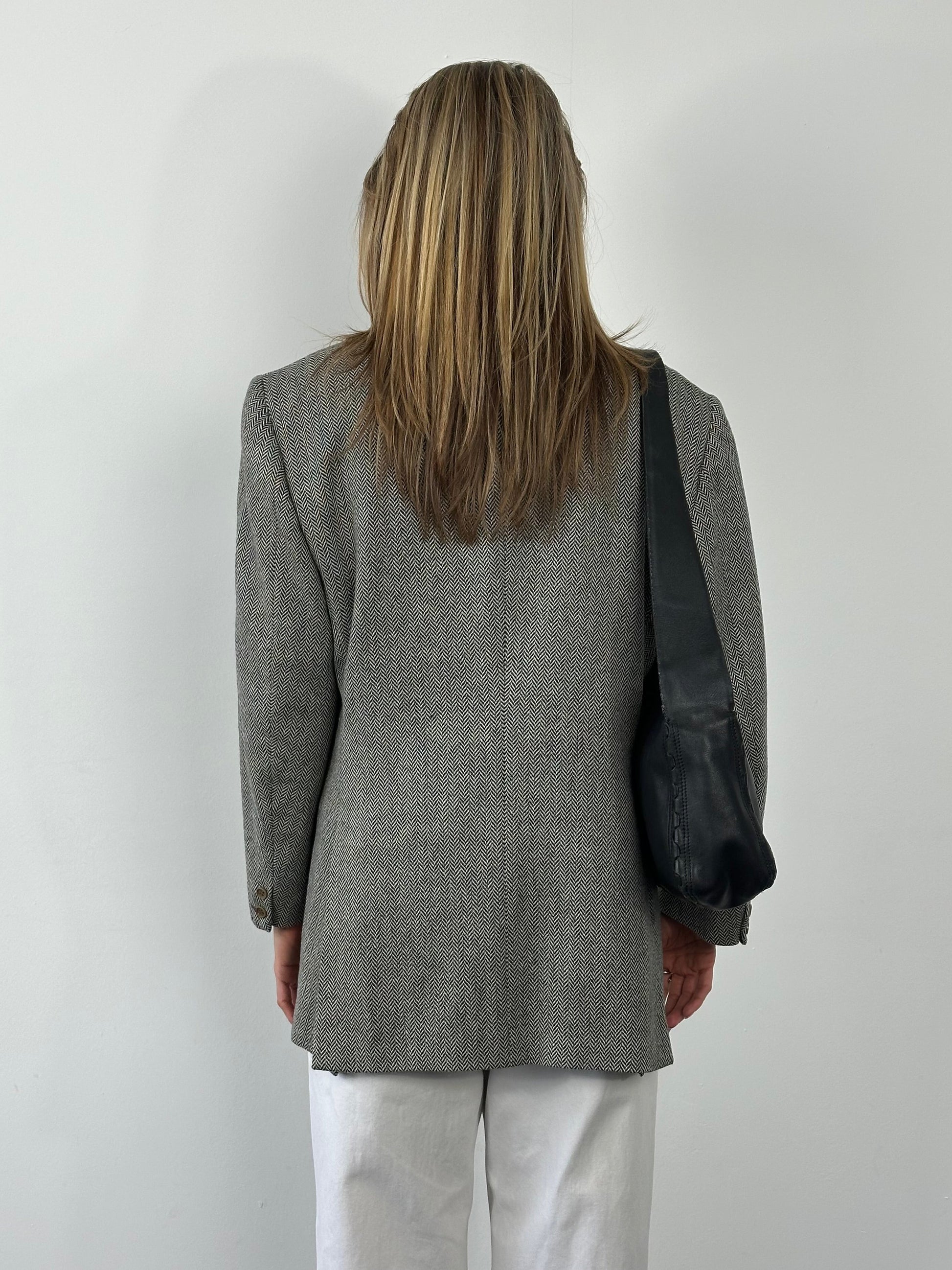 Burberry 1990s pure wool herringbone blazer in XL, showing classic tailored fit and beige-brown herringbone pattern.