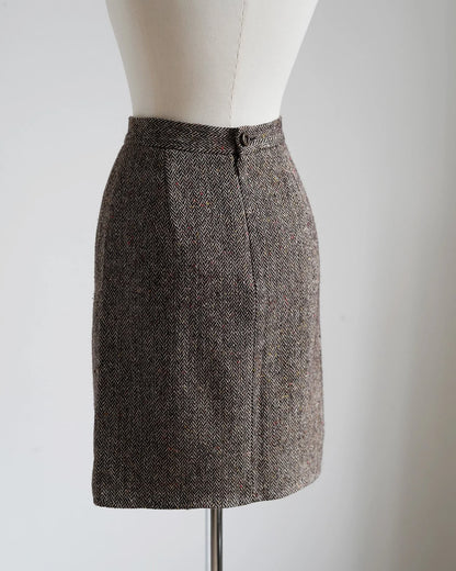 https://images.squarespace-cdn.com/content/v1/5b579b7b70e8025a5b246025/60c07948-3a25-4922-91e5-2197f4a9547f/DGskirt3.jpg