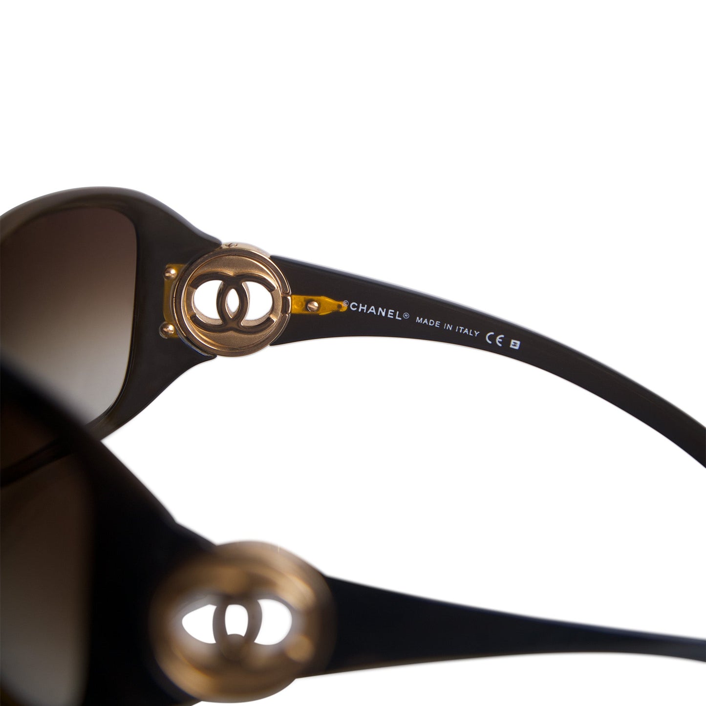 2007 Chanel 6023 Gold Embelem Oversized Brown Frame Sunglasses | O/S, Multicoloured