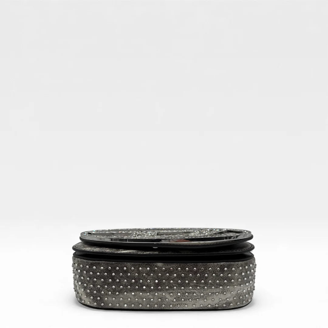 https://cdn.shopify.com/s/files/1/0564/9376/8855/files/Diesel_Schultertasche_1DR_crystal_multicolor_leder_5679.webp?v=1765451623