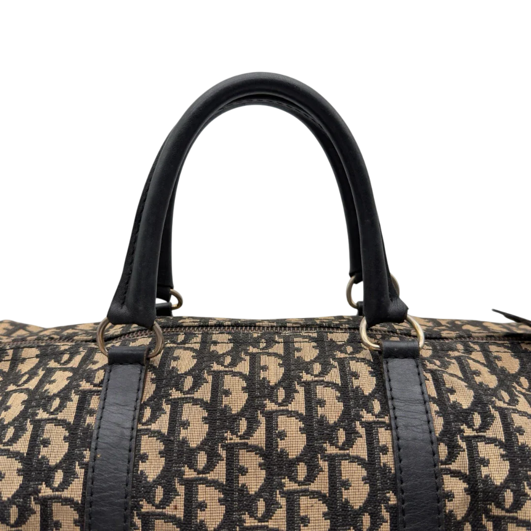 https://cdn.shopify.com/s/files/1/0564/9376/8855/files/Dior_Handtasche_Boston_40_vintage_monogram_beige___blau_11.webp?v=1784124989
