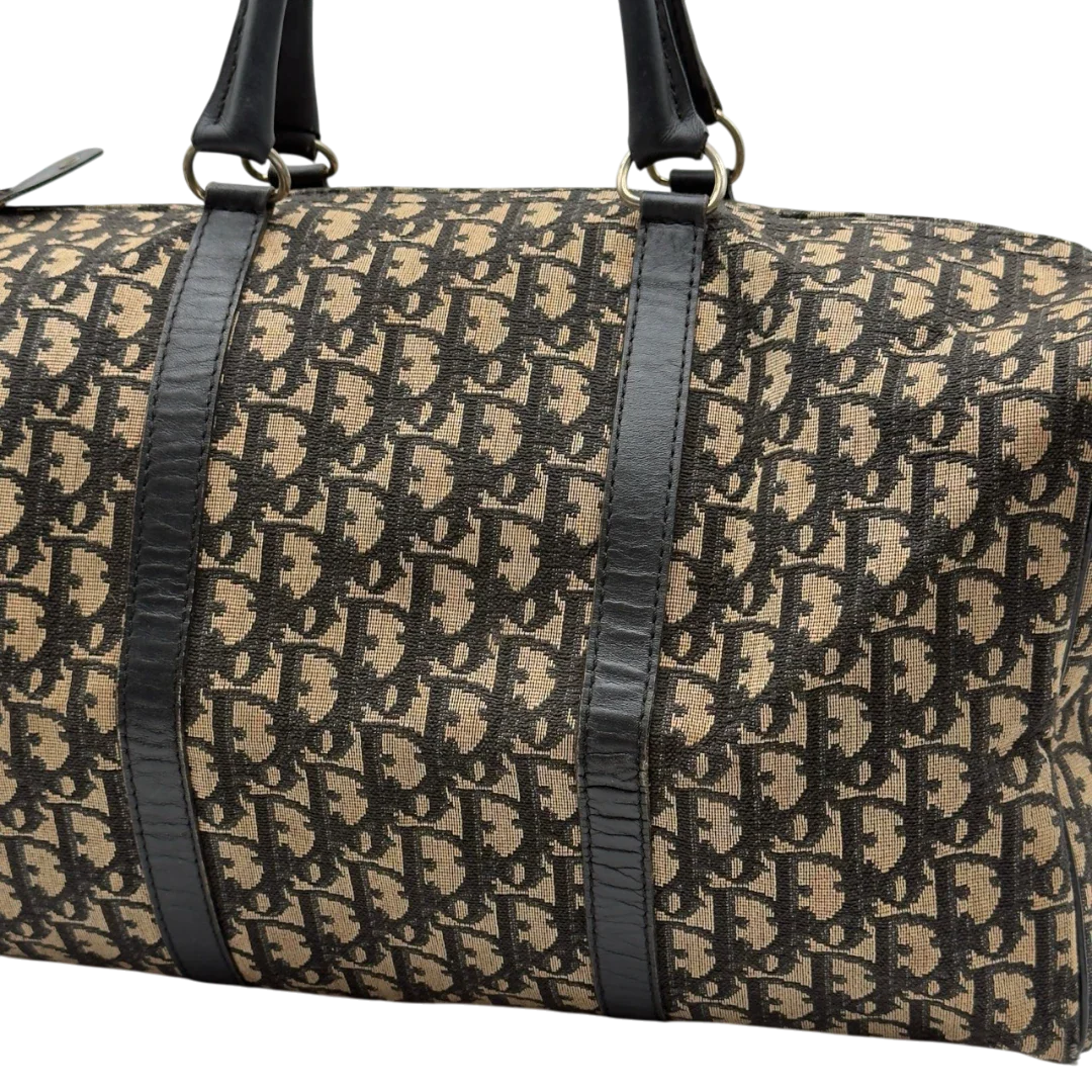https://cdn.shopify.com/s/files/1/0564/9376/8855/files/Dior_Handtasche_Boston_40_vintage_monogram_beige___blau_15.webp?v=1784124989