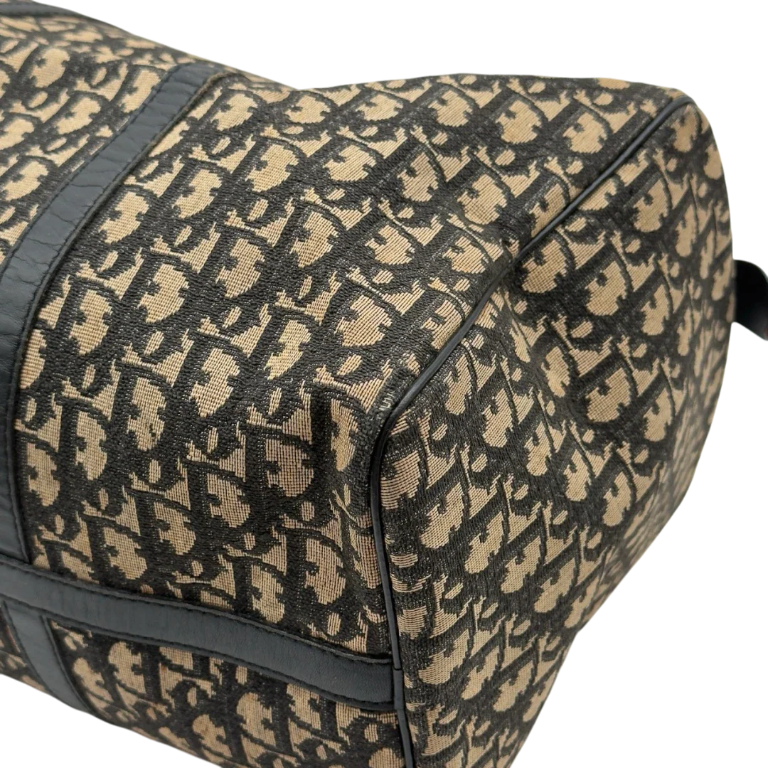 https://cdn.shopify.com/s/files/1/0564/9376/8855/files/Dior_Handtasche_Boston_40_vintage_monogram_beige___blau_6.webp?v=1784124989