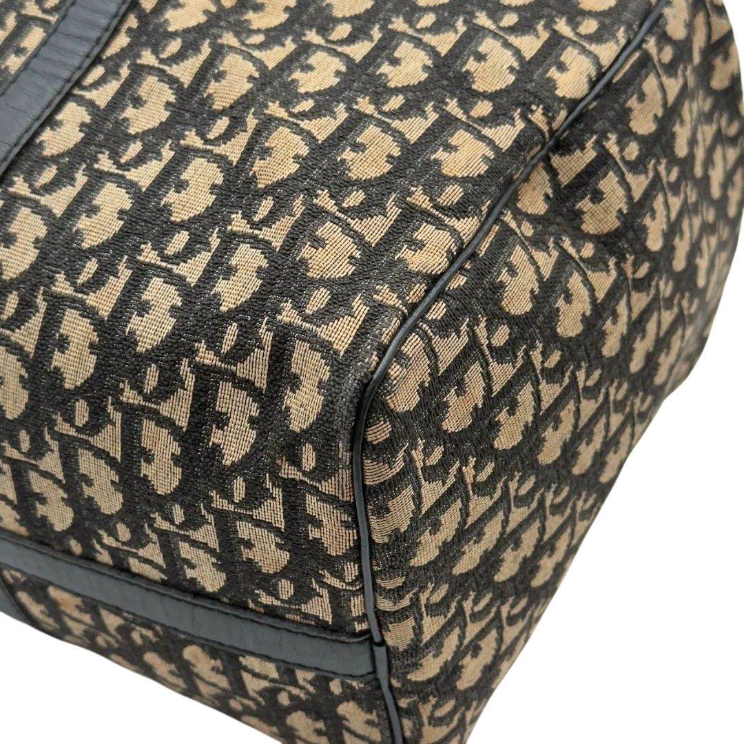 https://cdn.shopify.com/s/files/1/0564/9376/8855/files/Dior_Handtasche_Boston_40_vintage_monogram_beige___blau_8.webp?v=1784124989