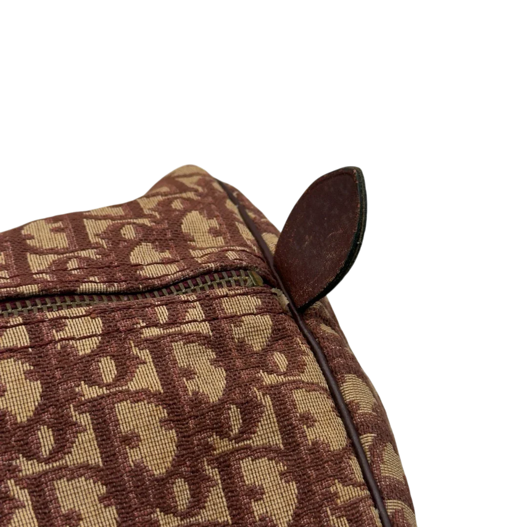 https://cdn.shopify.com/s/files/1/0564/9376/8855/files/Dior_Handtasche_Boston_40_vintage_monogram_beige_rot_15.webp?v=1784247347