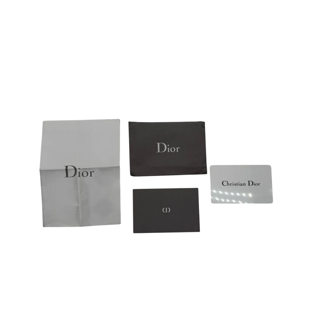 https://cdn.shopify.com/s/files/1/0564/9376/8855/files/Dior_Handtasche_Lady_Dior_medium_aus_Lammleder_schwarz_vintage3.webp?v=1780486575