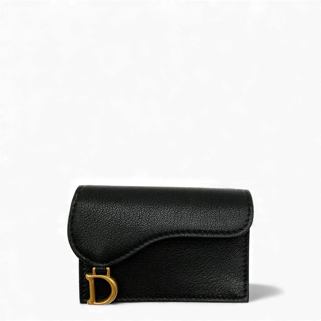 https://cdn.shopify.com/s/files/1/0564/9376/8855/files/Dior_Saddle_Bloom_Kartenetui_vintage_cardholder3504.webp?v=1763133933