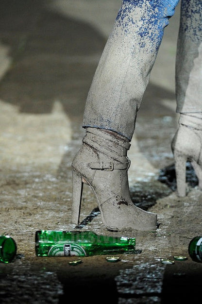 https://cdn.shopify.com/s/files/1/0608/1367/2525/files/Dsquared2_SS12.jpg?v=1767795211
